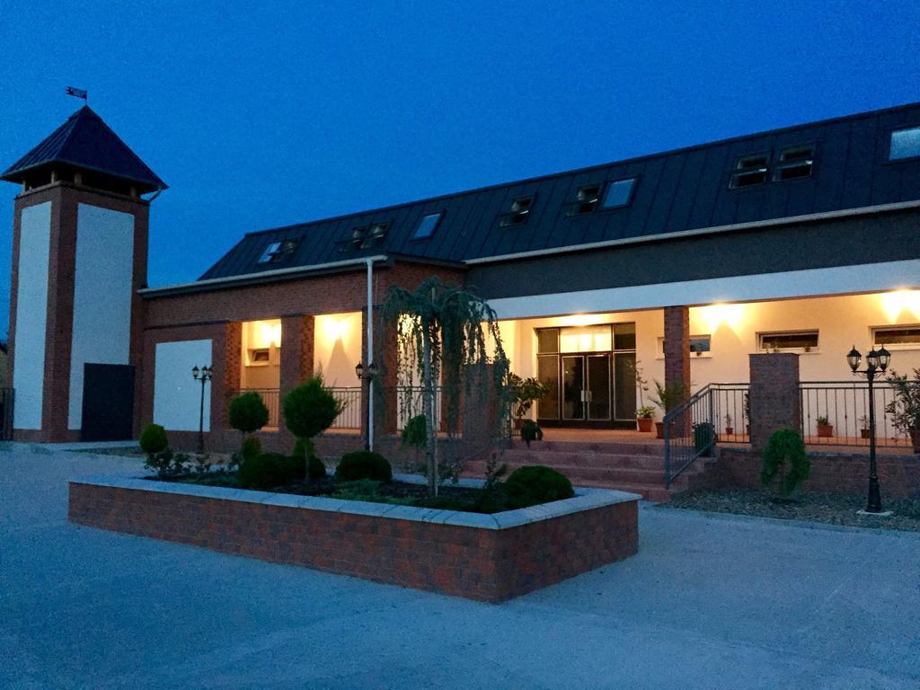 Guest House Hodus Vydrany Bagian luar foto